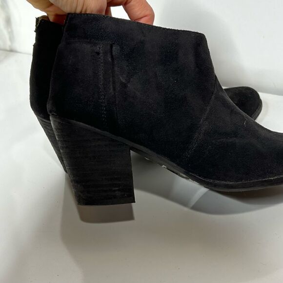 Coconuts by Matisse Black Suede Like Ankle Booties Moonlight Style - Picture 6 of 10